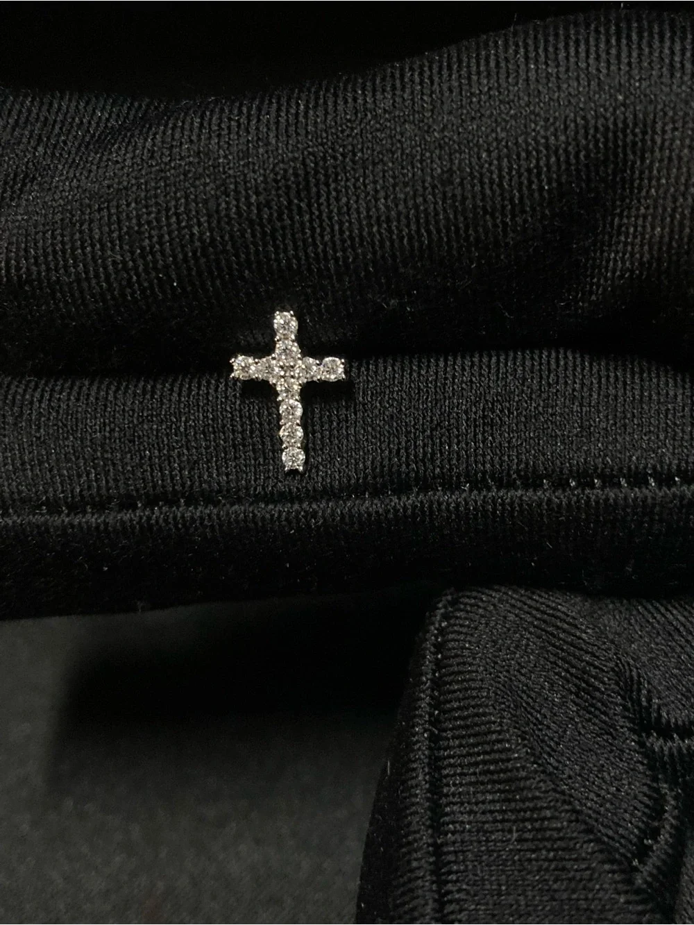 ✨ BRAND NEW 925 STERLING SILVER MOISSANITE CROSS EARRINGS ✨